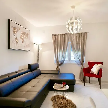Ena Apartment