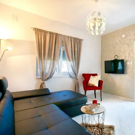 Apartment Ena *