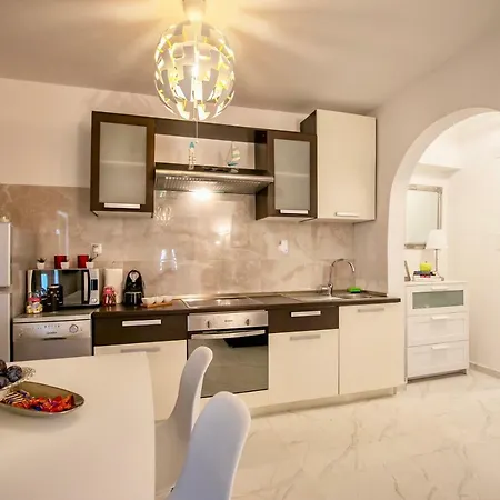 Apartment Ena
